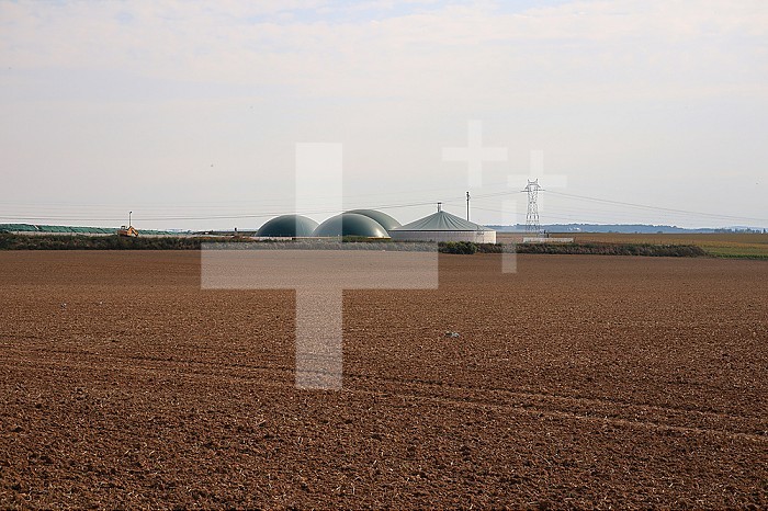 The purpose of anaerobic digestion is to transform organic matter into energy (biogas) and fertilizer. The Cramoisy units recover beet waste in particular.