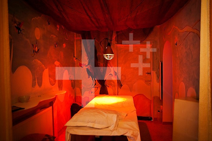 Snoezelen space or soothing and stimulating multi-sensory environment against the anxiety of Alzheimer´s patients.