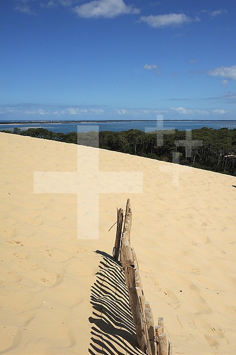 Return of tourists to the Dune du Pilat after the July 2022 fire. Compulsory shuttle to get to the site. The area affected by the fire is closed to the public.