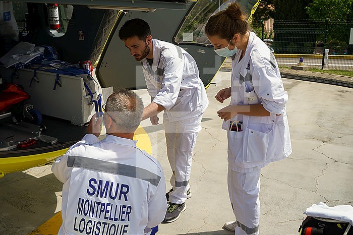 The SMUR helicopter transports patients 7 days a week, 24 hours a day. Return from intervention.