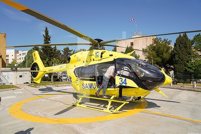 The SMUR helicopter transports patients 24 hours a day, 7 days a week.
