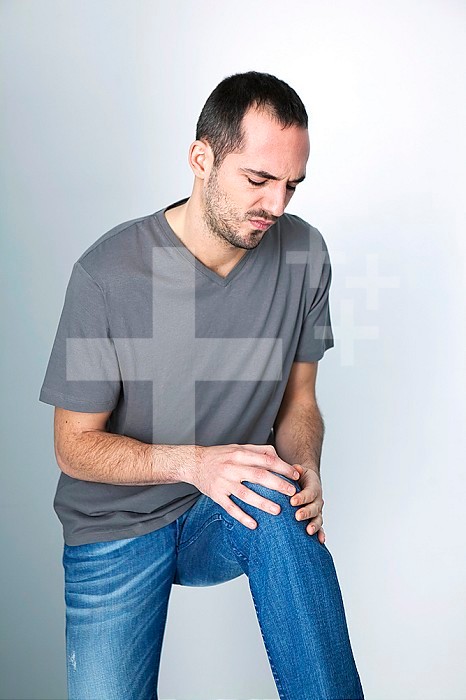 MAN WITH KNEE PAIN