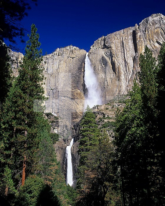 Upper and Lower Yosemite Falls, Yosemite Valley, Yosemite National Park, California, USA.