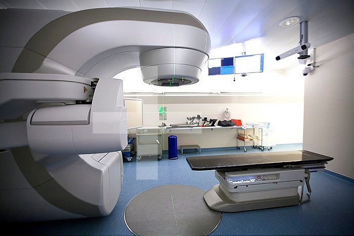 Reportage in a radiation oncology service in Switzerland. The service is equipped with the latest linear accelerator, the Truebeam. This machine carries out intensity modulation radiation therapy with one or mutiple arcs (RapidArc), adapted to all areas a